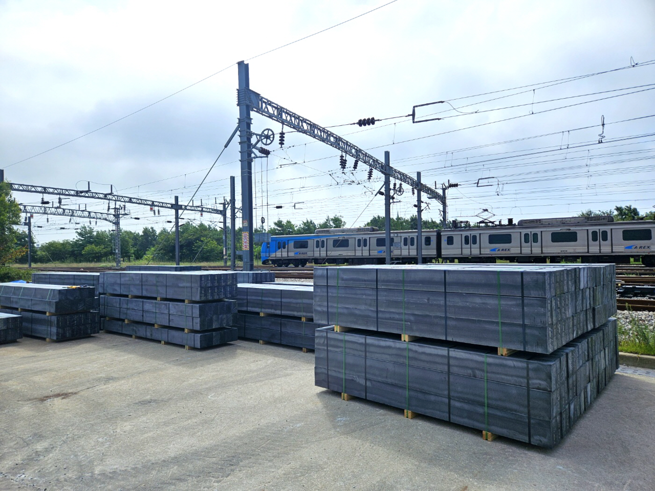 CCS units for switch sections stockpiled at the site ahead of Airport Railroad track installation. [Korea Railroad Research Institute]