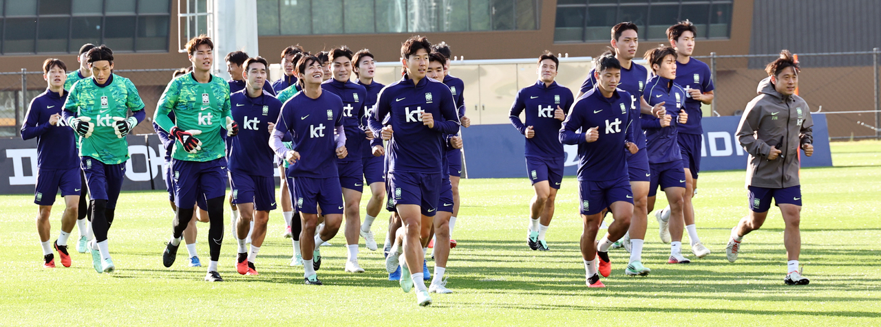 대한민국 축구대표팀 선수들이 지난 5일 공식 훈련을 하고 있는 모습. [연합]