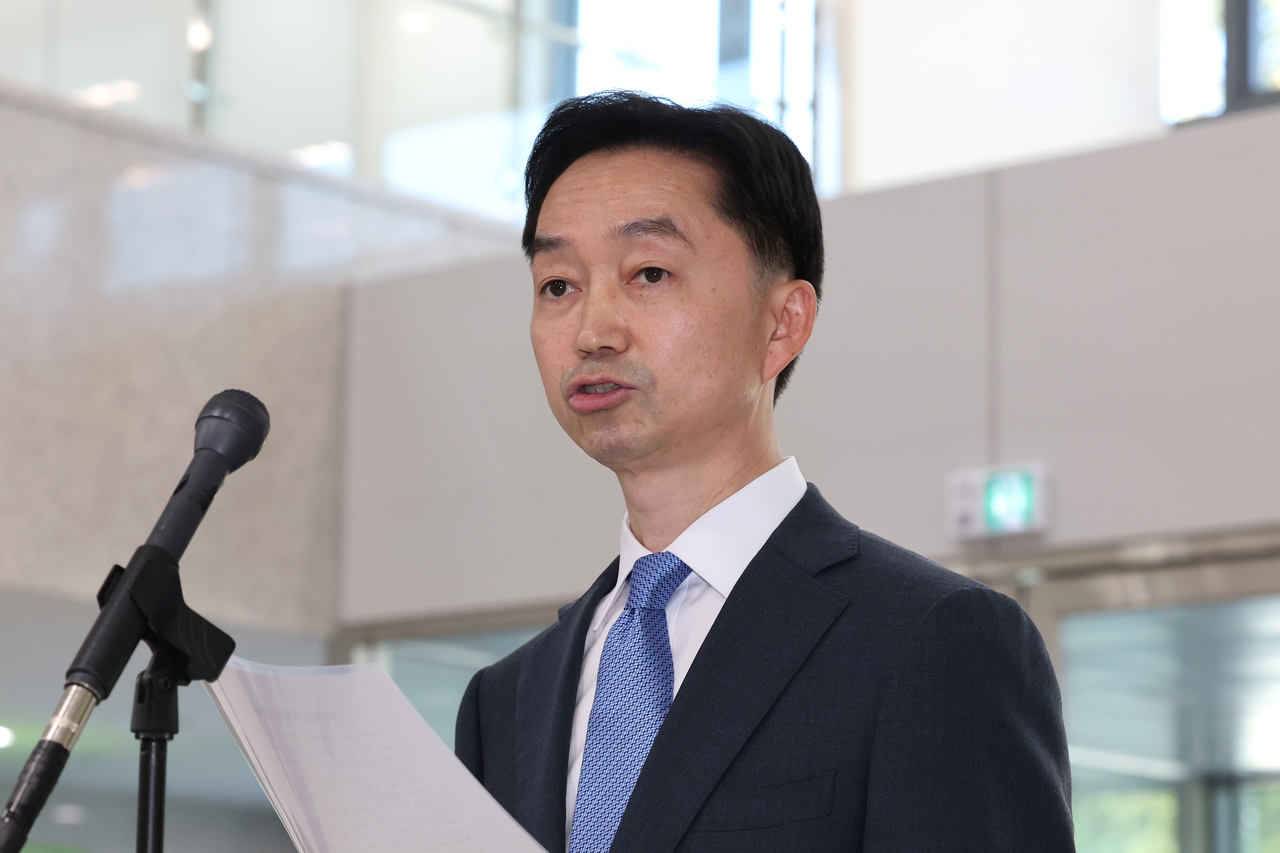 김지용 중대범죄수사청장 후보자가 8일 인사청문회 준비 사무실이 마련된 정부서울청사 창성동 별관에서 현안과 관련한 입장을 밝히고 있다. [연합]
