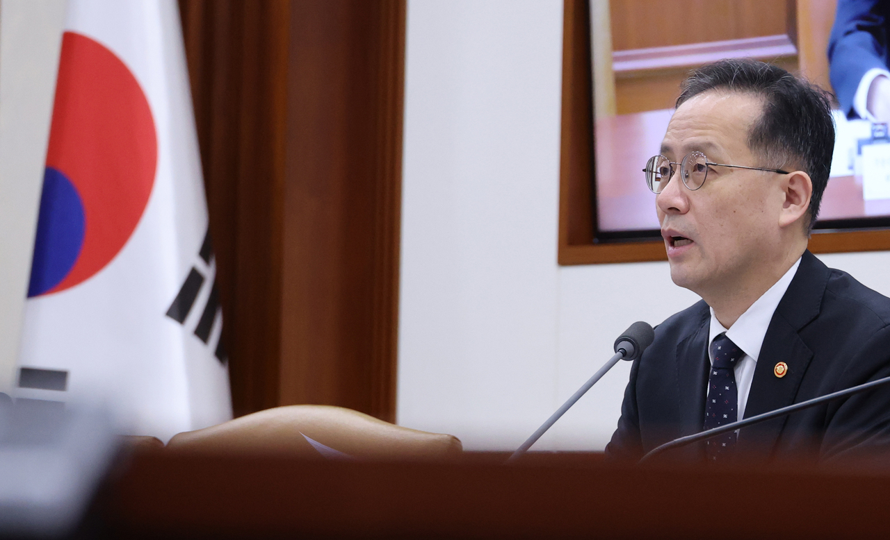 이형일 부총리 겸 재정경제부 장관이 12일 서울 종로구 정부서울청사에서 열린 대외경제장관회의에서 발언하고 있다. [연합]