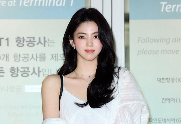 “너무 많이 올렸나”…조용히 가격 내린 명품, 도미노 신호? [언박싱]