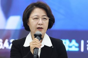 ‘재정난’ 추미애, 첫 국감서 진땀…與도 예산 삭감에 쓴소리
