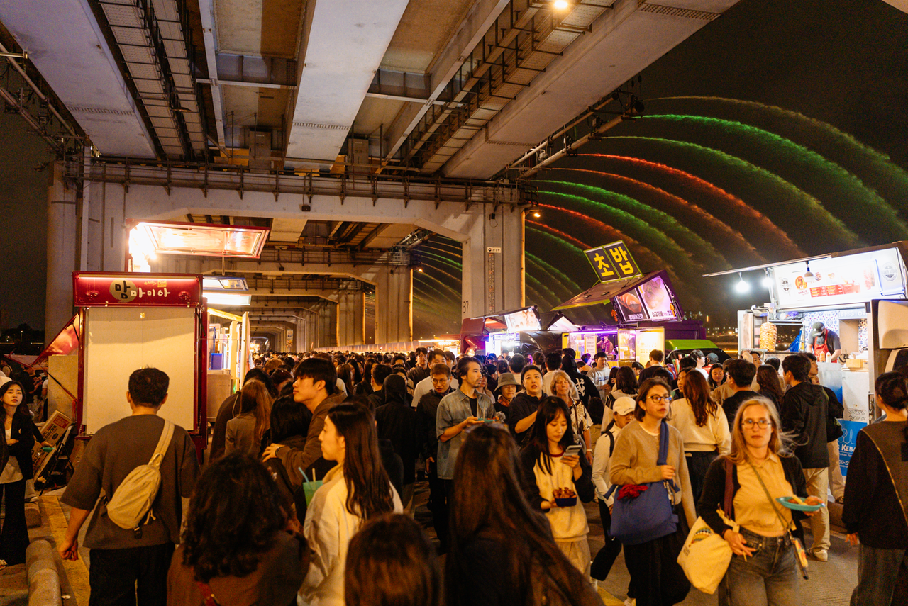 Car-free Jamsu Bridge Ttubeok-ttubeok Festival (Seoul Metropolitan Government)