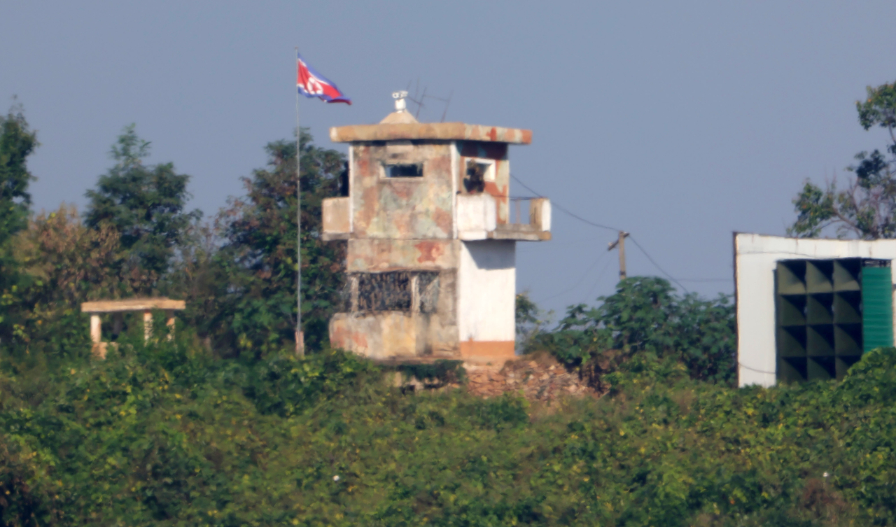 A North Korean outpost is seen from Paju, Gyeonggi Province near the border with South Korea on Sept. 29. (Newsis)