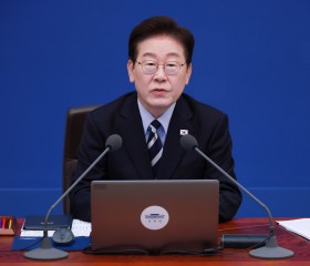 Lee stresses importance of US alliance, says submissive stance should be shunned