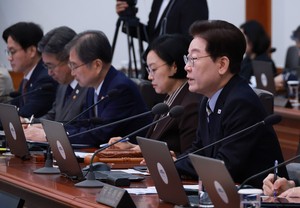 [속보] 李대통령 “한미동맹 중요하지만 국가간 굴종적 태도 지양해야”