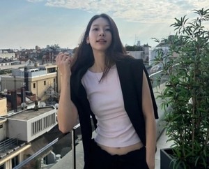 한국 국대 골키퍼 김승규 아내 미모에…日 뜨거운 반응