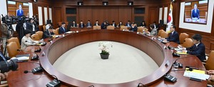 [헤럴드pic] 비상경제본부회의 주재하는 이형일 부총리