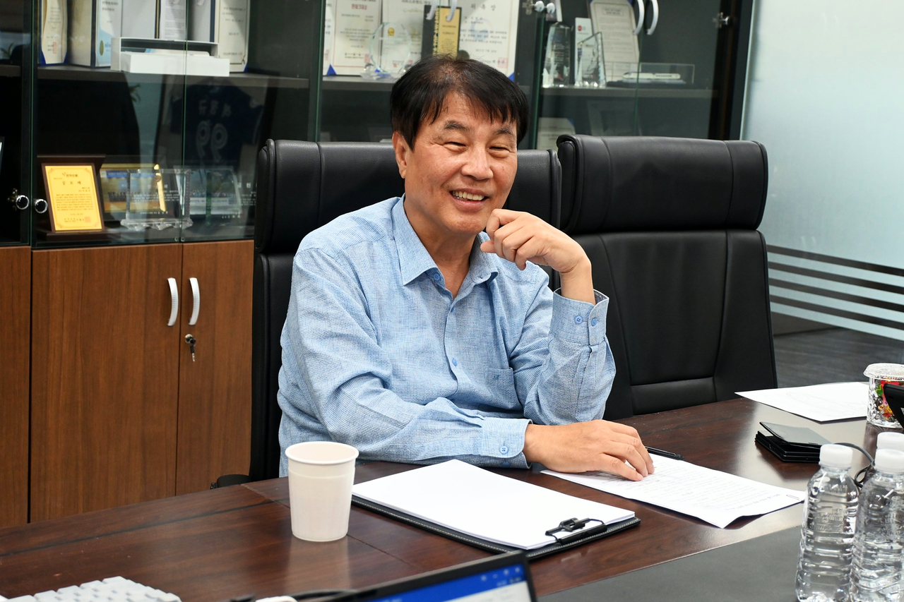 석창규 비즈플레이 대표 겸 웹케시그룹 회장이 13일 서울 영등포구 본사에서 헤럴드경제와 인터뷰 하고 있다. [비즈플레이 제공]