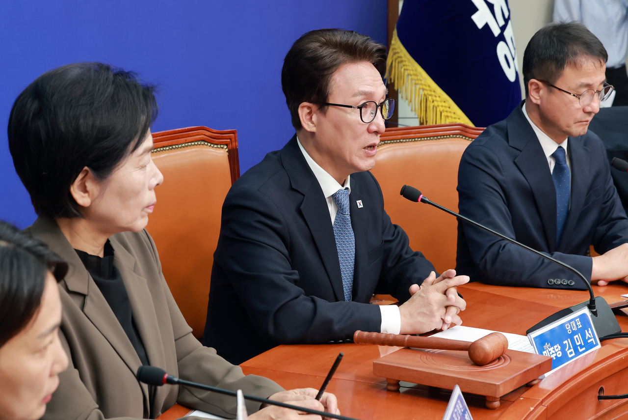 김민석 더불어민주당 대표가 14일 국회에서 열린 최고위원회의에 참석해 발언하고 있다. [연합]