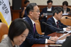 [헤럴드pic] 발언하는 이형일 부총리