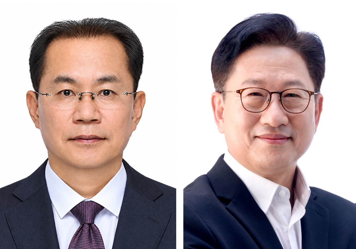 Inspector General Jang Jong-geun (left) and Labor Affairs Adviser Kim Jin-seok. [Provided by Ulsan city government]