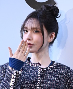 [포토] 아이브 리즈 ‘손 키스는 기본입니다’