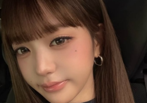 장원영, 초근접 샷에도 굴욕 없어..얼굴 점마저 예쁘네