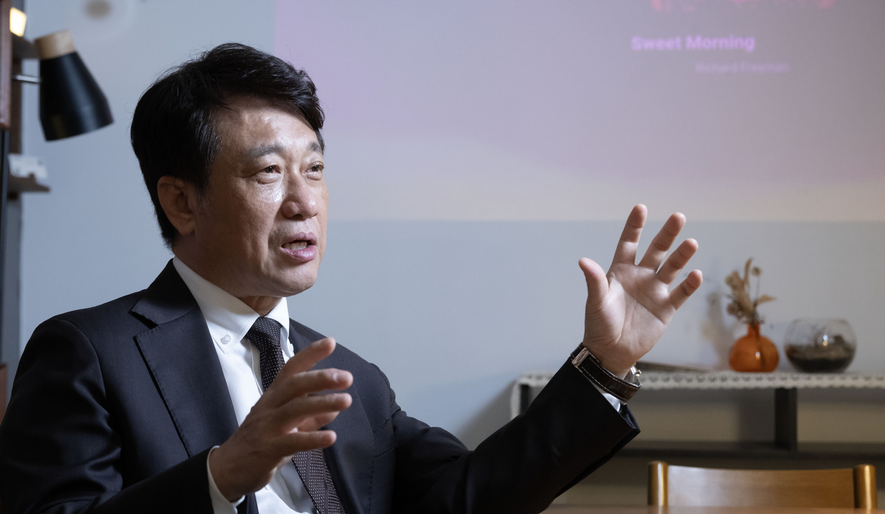 이왕준 명지병원 이사장이 12일 오후 서울 마포구의 한 카페에서 헤럴드경제와 인터뷰를 하고 있다. 임세준 기자