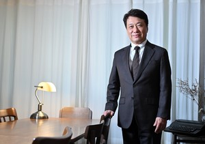 아버지 따라 의료길 걷던 소년, 세계 병원 대통령 됐다