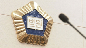 “남동생 안아볼래” 14세 친딸 망치로 살해한 40대 아빠, 징역형 선고