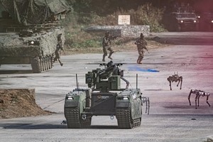 Robots first, soldiers follow: A glimpse of battlefield tactics in 2040