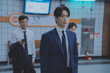 이준혁 “나이 상관없이 직급 바뀌는 직업…배우 일과 같았다” [인터뷰]