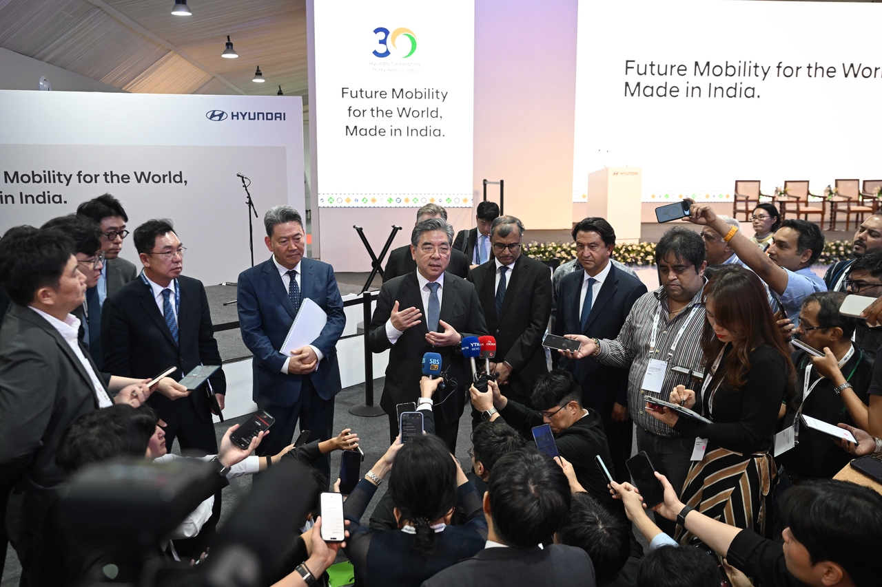 Hyundai Motor Group Vice Chair Chang Jae-hoon (center) speaks with press following the opening ceremony of the company’s Pune plant in Maharashtra, India, Wednesday. (Hyundai Motor Group)