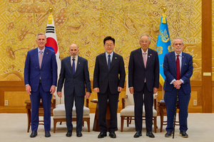 Lee urges US firms to pursue new opportunities in South Korea