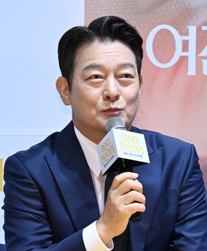 [포토] ‘믿도 보는 배우’ 조성하 배우