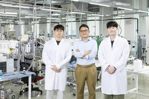 “원자만 바꿨더니” 반도체·절연막·전극이 한 장에…초저전력 반도체 새 길 열었다
