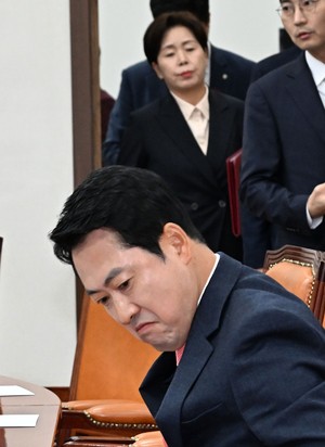 [헤럴드pic] 회의에 참석하는 장동혁 국민의힘 대표와 양향자 최고위원