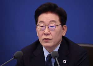 Lee rejects reelection bid speculation, vows to continue reforms