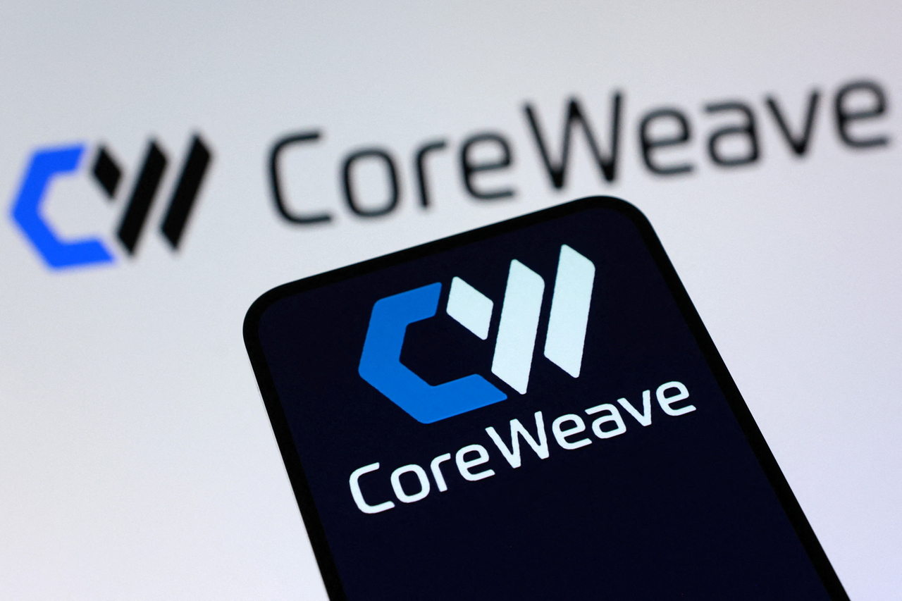 CoreWeave shares plunge 15%, corporate bonds sink amid AI debt fears