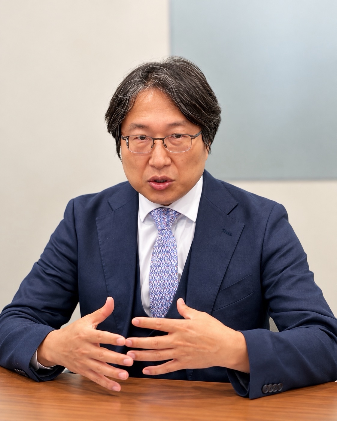 김호웅 셀트리온 JAL(일본·아시아태평양·중남미) 본부장(부사장)이 15일 ‘세계 알레르기 학회(WAC 2026)’ 참석을 계기로 인터뷰를 하고 있다. 교토=최은지 기자.