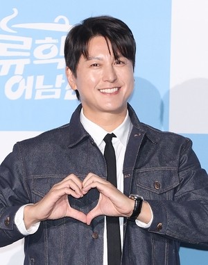 류수영, 더루아코퍼레이션과 전속계약..오랜 시간 함께한 매니저와의 의리(공식)