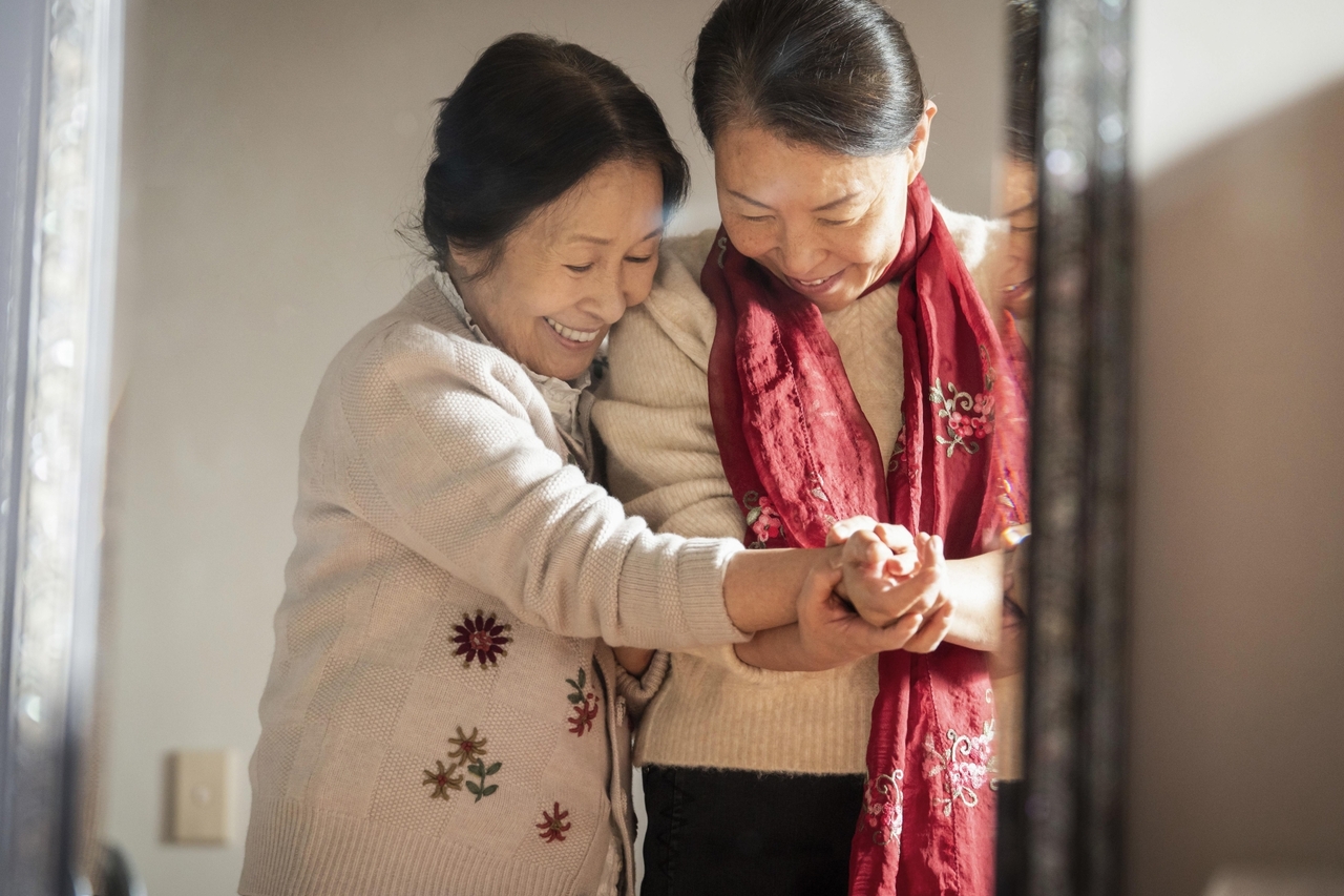 Kim Hye-ja (left) and Cha Mi-kyung star in "Still Shining" (PlusM Entertainment)