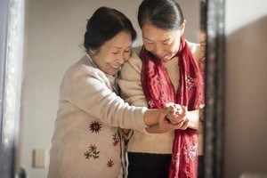 ‘Mother’ star Kim Hye-ja goes back in time