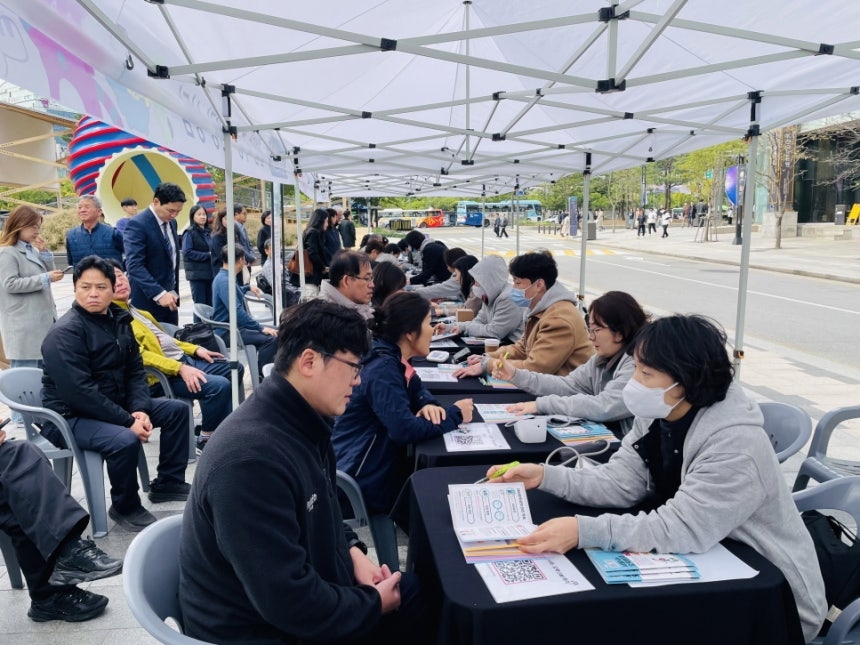 지난해 10월 청계광장에서 열린 ‘대사증후군 예방 캠페인’. [서울시 제공]