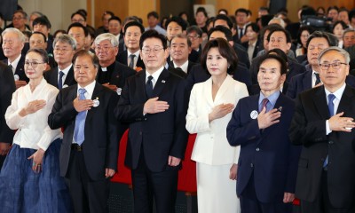 Lee pushes to enshrine pro-democracy movements in Constitution
