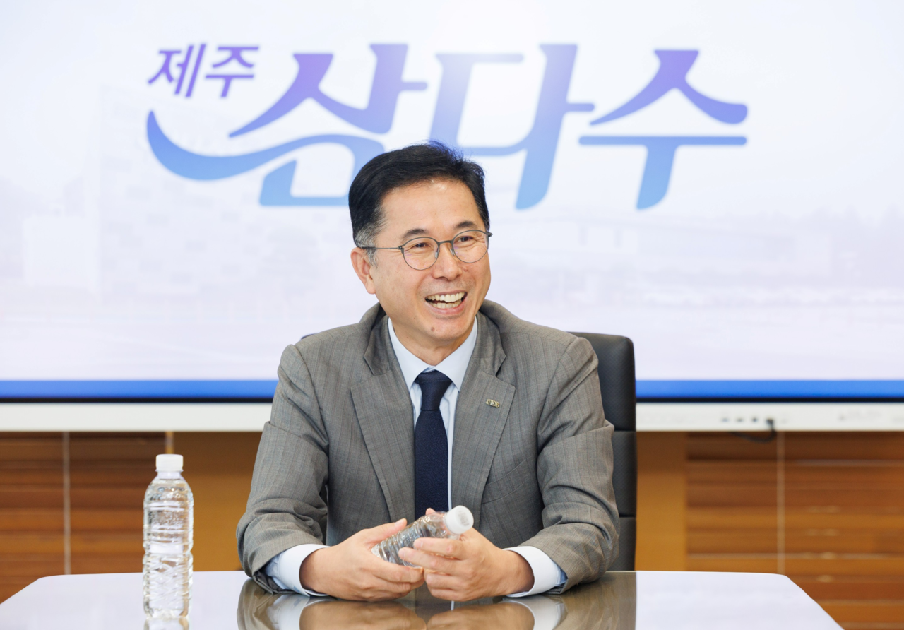 김도영 제주개발공사 사장이 14일 자신의 사무실에서 인터뷰를 하고 있다. [제주개발공사 제공]