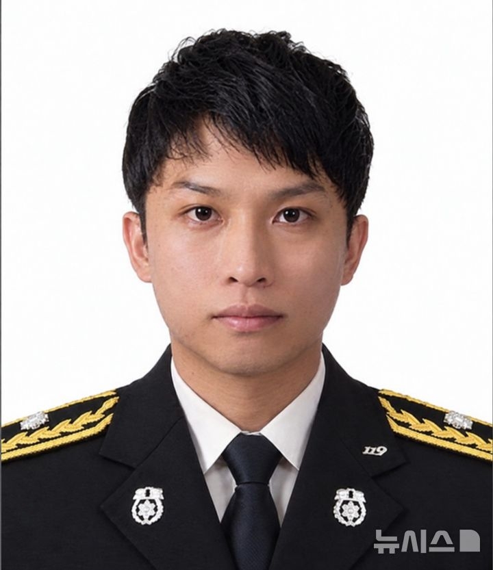 The late Fire Lieutenant Kim Jin-seok, who died in the line of duty in the Bucheon factory fire. [National Fire Agency]