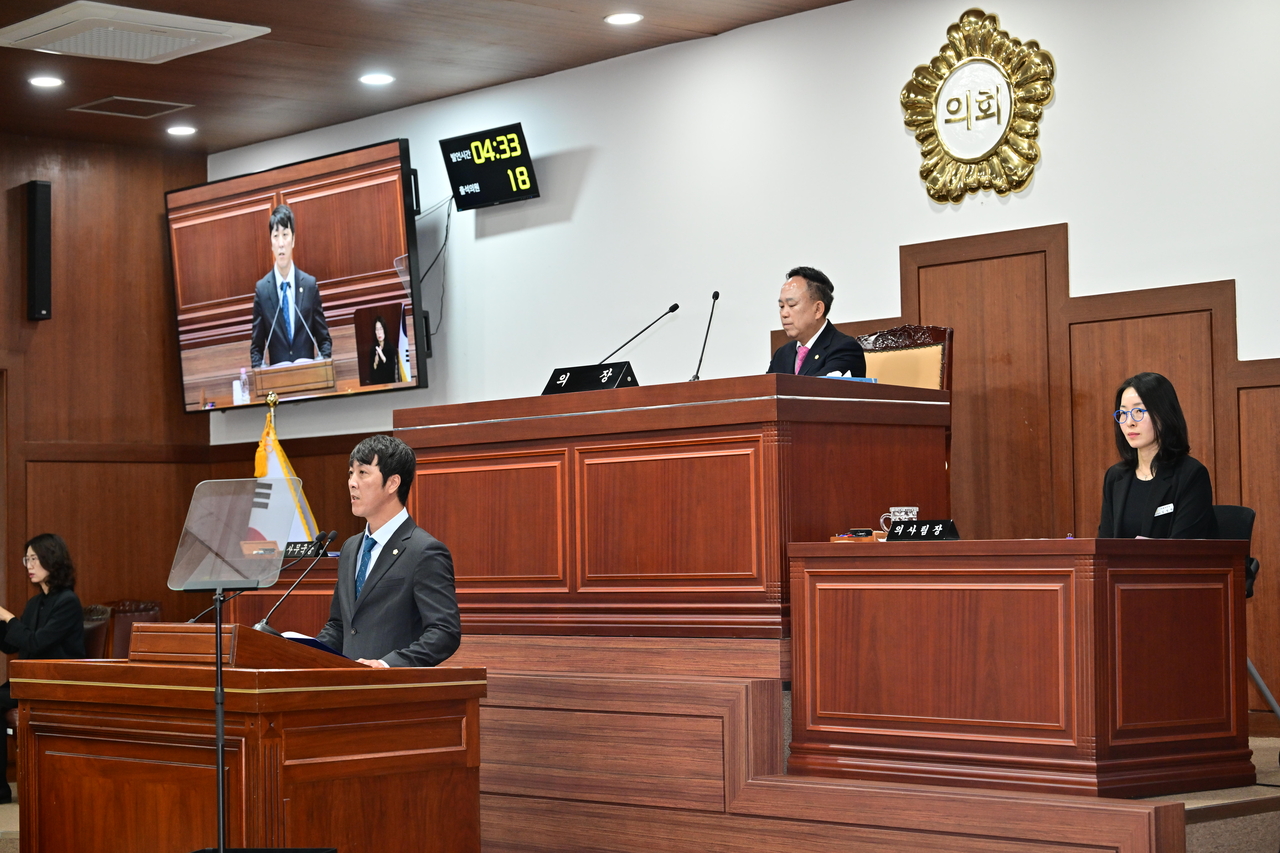 박희현 의원이 5분 자유발언을 하고 있다.[김천시의회 제공]