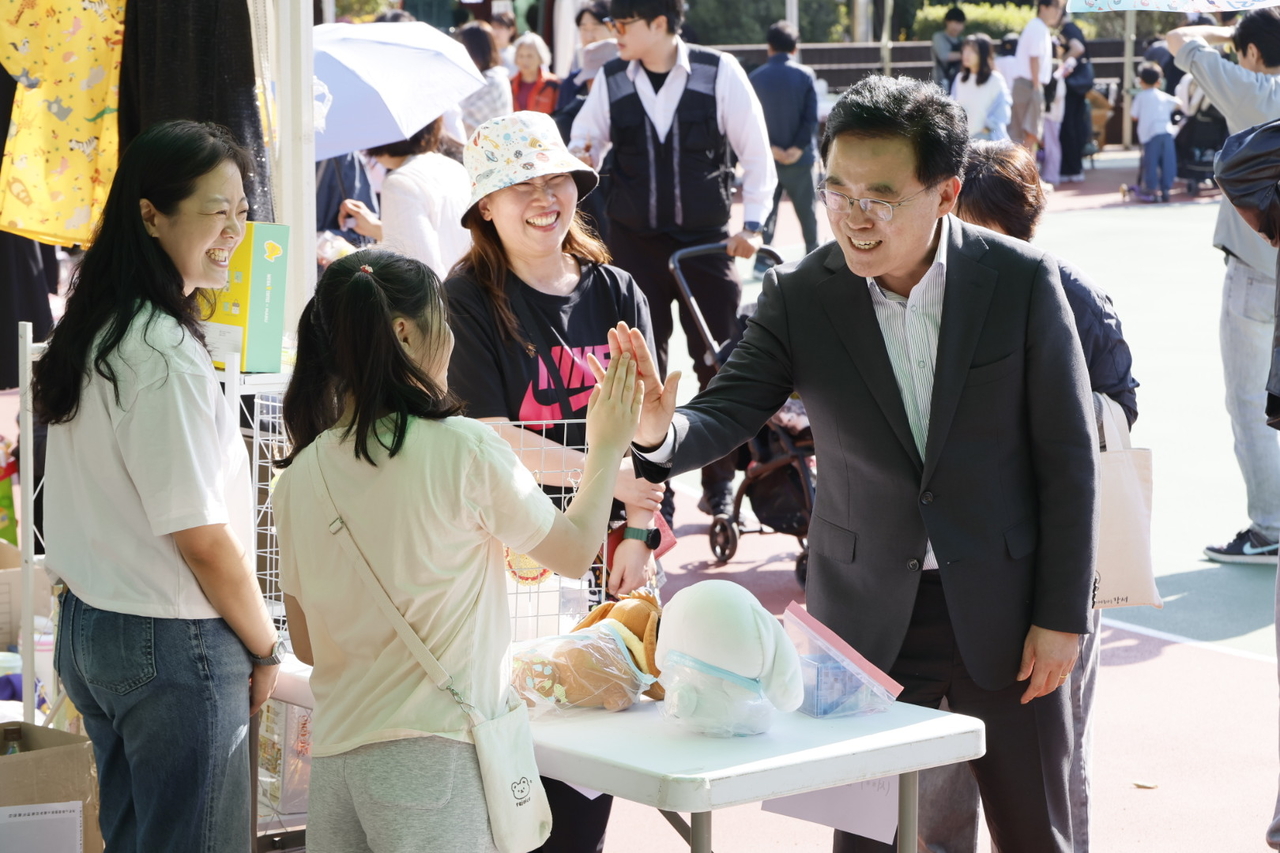 진교훈 강서구청장 방화3동 어울림축제 참석