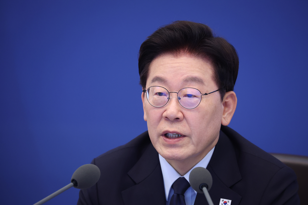 이재명 대통령이 지난 15일 청와대에서 열린 수석보좌관회의에서 발언하고 있다. [연합]