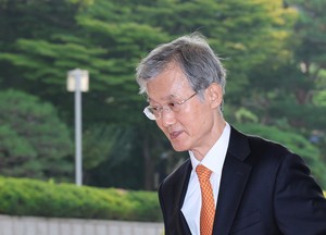 민주당 ‘조희대 대법원장 탄핵’ 추진…파면 가를 헌재 기준과 절차는