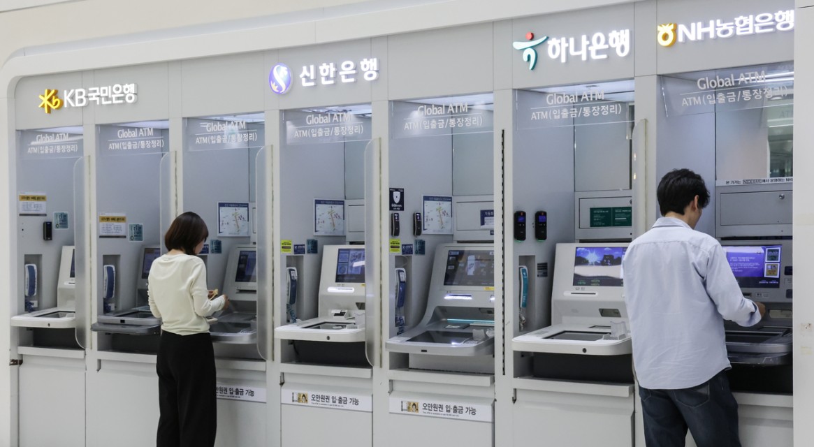Top bank chiefs face grilling over cyberattacks