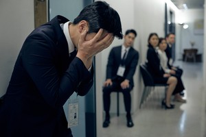“2300곳 지원했는데 아직 무직”…美 명문대 박사도 못피한 취업난