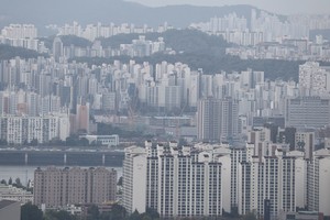 정부 “강남 3구 집값 하락·지표 개선…주택시장 중장기 안정화 전망”