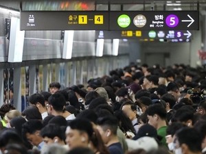 ‘지옥철’ 9호선 중 가장 혼잡한 역, 급행 동작역…정원 1.9배 탑승