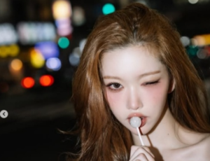츠키, 사탕 물고 치명美 발산..점점 더 예뻐지네