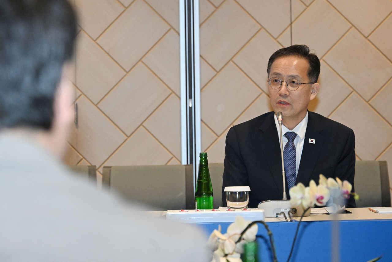 국제통화기금(IMF)·세계은행(WB) 연차총회 및 주요 20개국(G20) 재무장관·중앙은행 총재 회의, 주요 7개국(G7) 재무장관·중앙은행 총재 회의 참석차 태국 방콕을 방문 중인 이형일 부총리 겸 재정경제부 장관이 16일(현지시간) 퀸시리낏 컨벤션센터(QSNCC)에서 열린 기자간담회에서 발언하고 있다. [재정경제부 제공]