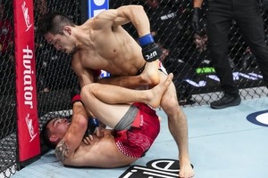 유수영 첫 피니시·맬럿 KO승…UFC 에드먼턴 마무리