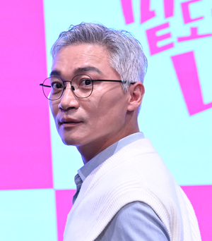 [포토] 조재윤 ‘절 찾으셨나요?’